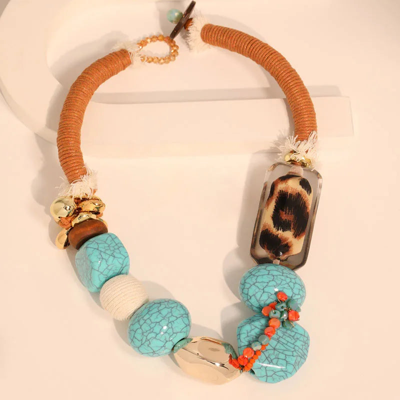 Colar Essência Boho – Contas Artesanais com Alma Africana