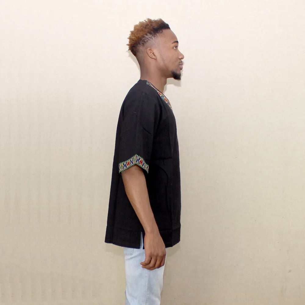 T-shirt Dashikiage Unissexo – Estilo Africano com Bordado Exclusivo