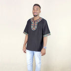 T-shirt Dashikiage Unissexo – Estilo Africano com Bordado Exclusivo