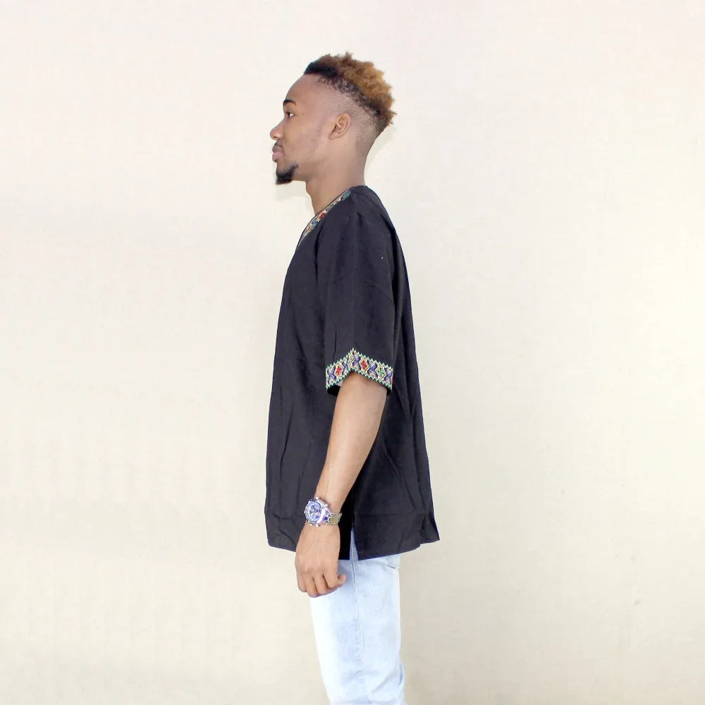 T-shirt Dashikiage Unissexo – Estilo Africano com Bordado Exclusivo