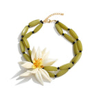 Colar Flor do Mar – Resina Boho com Contas Tropicais
