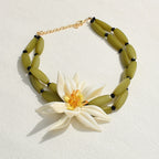 Colar Flor do Mar – Resina Boho com Contas Tropicais