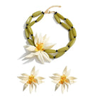 Colar Flor do Mar – Resina Boho com Contas Tropicais