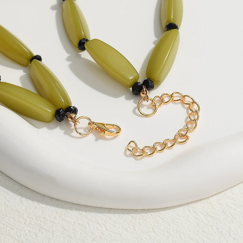 Colar Flor do Mar – Resina Boho com Contas Tropicais