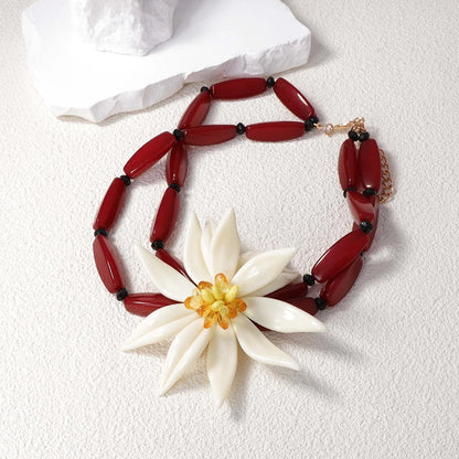 Colar Flor do Mar – Resina Boho com Contas Tropicais