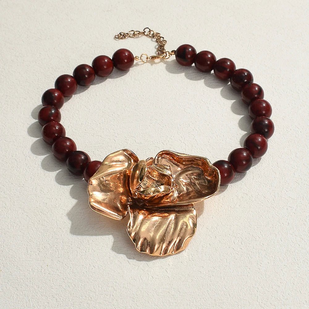 Colar Rosa Tribal – Impacto Africano em Vermelho & Preto