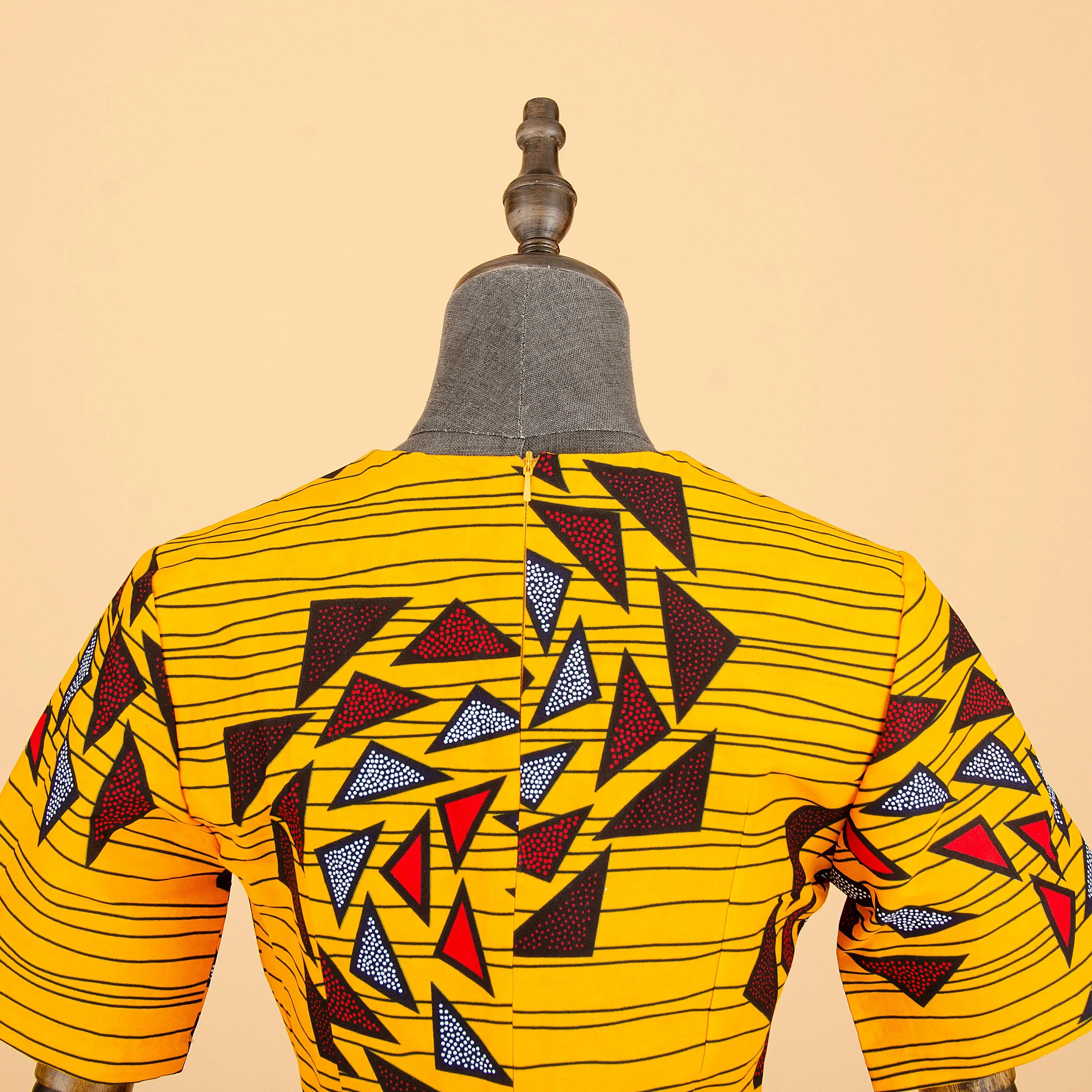 Conjunto Afripride Raízes – Blusa Curta Estampada & Calças Ankara