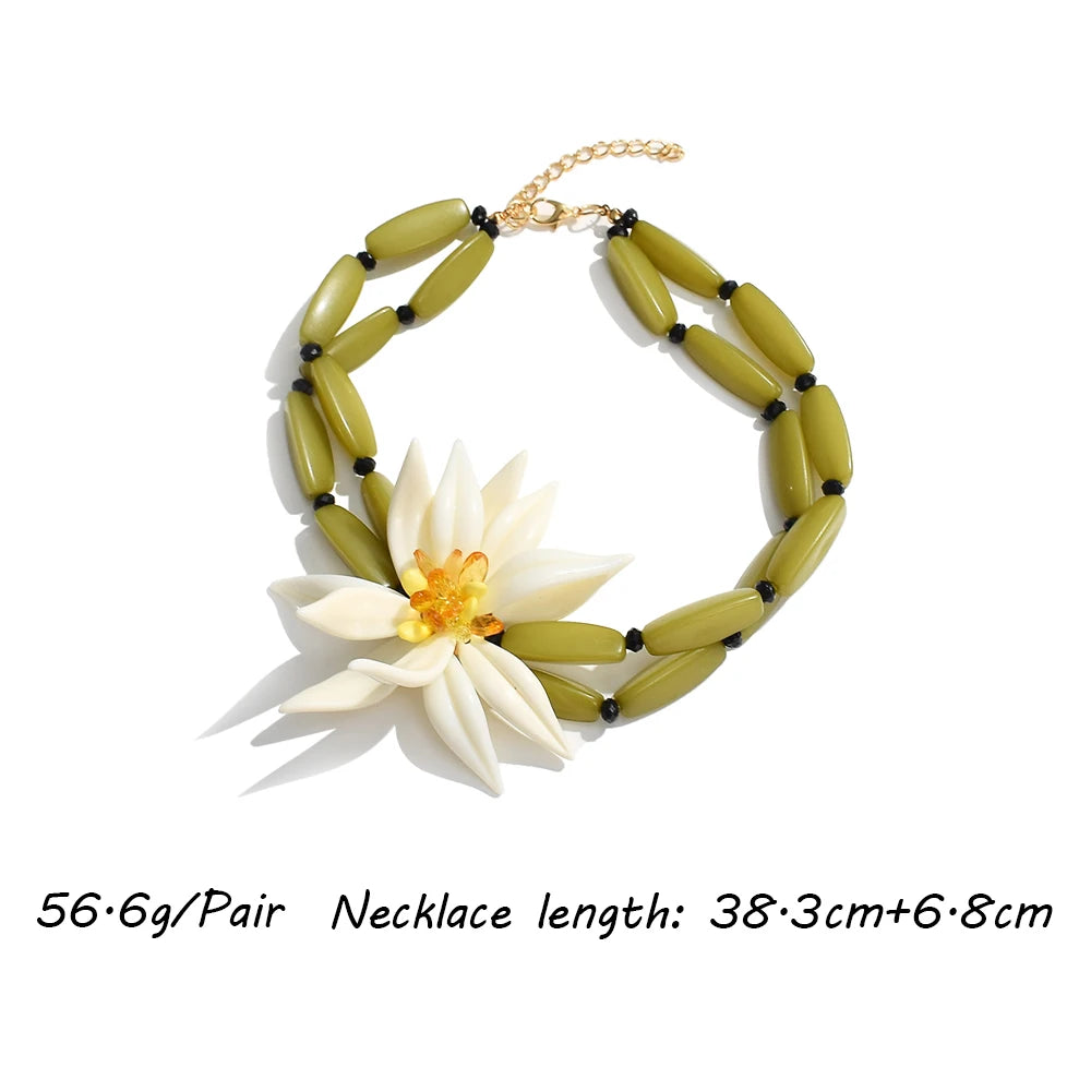 Colar Flor do Mar – Resina Boho com Contas Tropicais