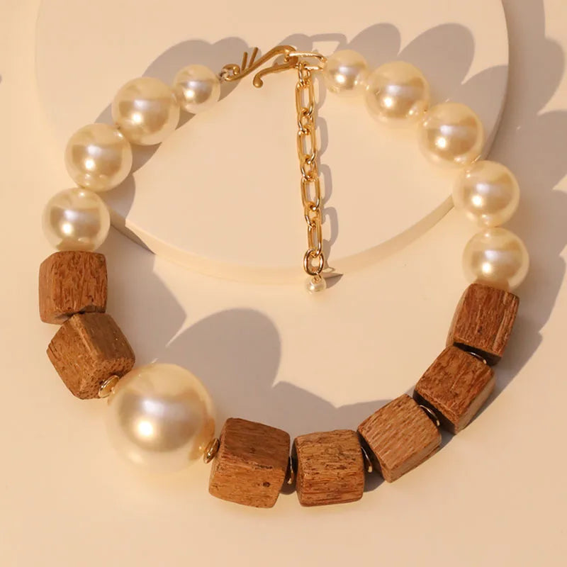 Colar Império Tribal – Contas Artesanais com Impacto